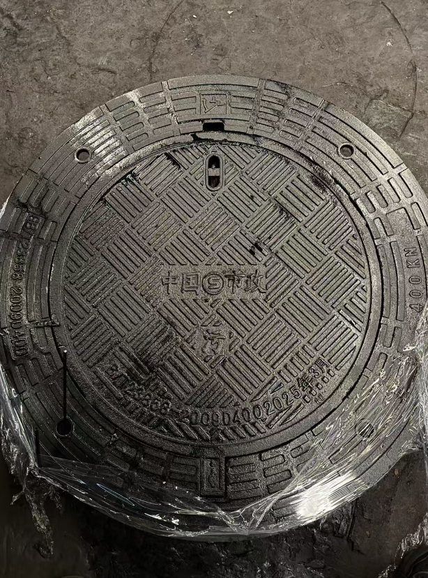 布尔津球墨铸铁防沉降井盖展示